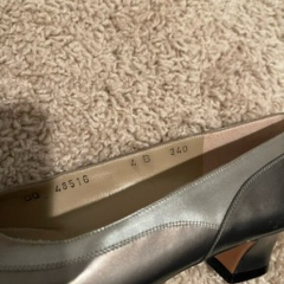 Salvatore Ferragamo Silver Small Heel Shoe 5.5 - Picture 2 of 2